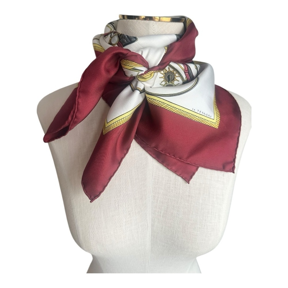 Hermès Les Voitures Nouvelles Silk Scarf Carre 90 Burgundy White Gold Clean - Picture 4 of 9
